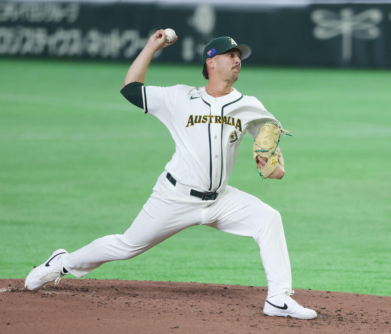 オーストラリア対韓国　オーストラリア3番手のニューンボーン（撮影・宮地輝）