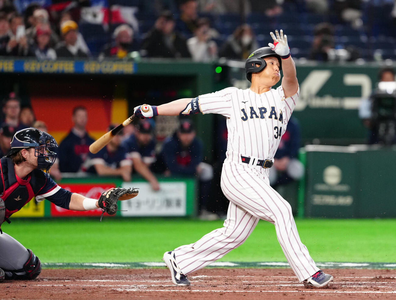 日本対チェコ　4回表チェコ1死、内野安打とする吉田（撮影・江口和貴）