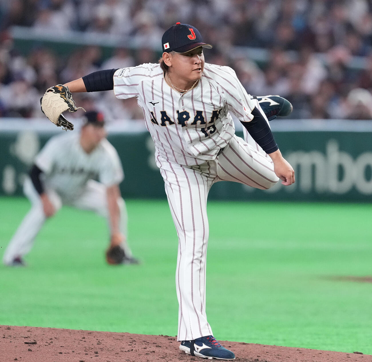 日本対チェコ　5回表途中から2番手で登板した宮城（撮影・鈴木みどり）