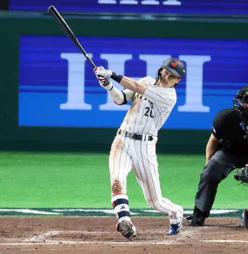 大谷翔平が本塁打を打った際に実際に踏んだ「26年WBC準々決勝実使用3塁ベース」 WBC】大谷翔平は出番なく1次ラウンド終了 試合中は神対応…世界一連覇