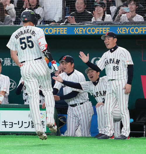 WBC】侍ジャパンが大会タイ11連勝 8回に周東3ラン＆村上満塁弾 4戦