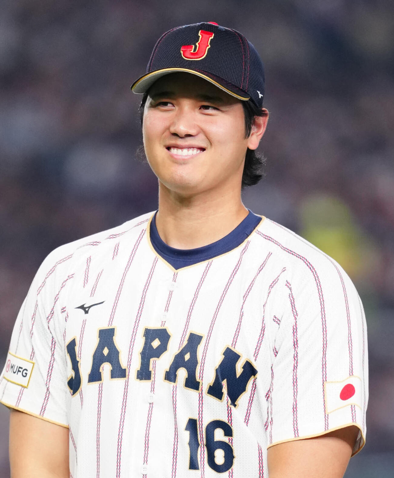 日本対チェコ　試合前のセレモニーで笑顔を見せる大谷（撮影・江口和貴）