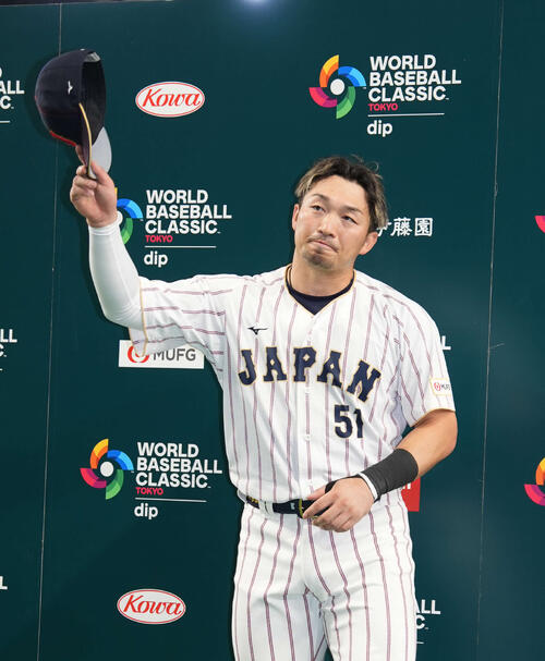 WBC】鈴木誠也が大谷翔平の珍ショット公開 チャーター機で目を見開く