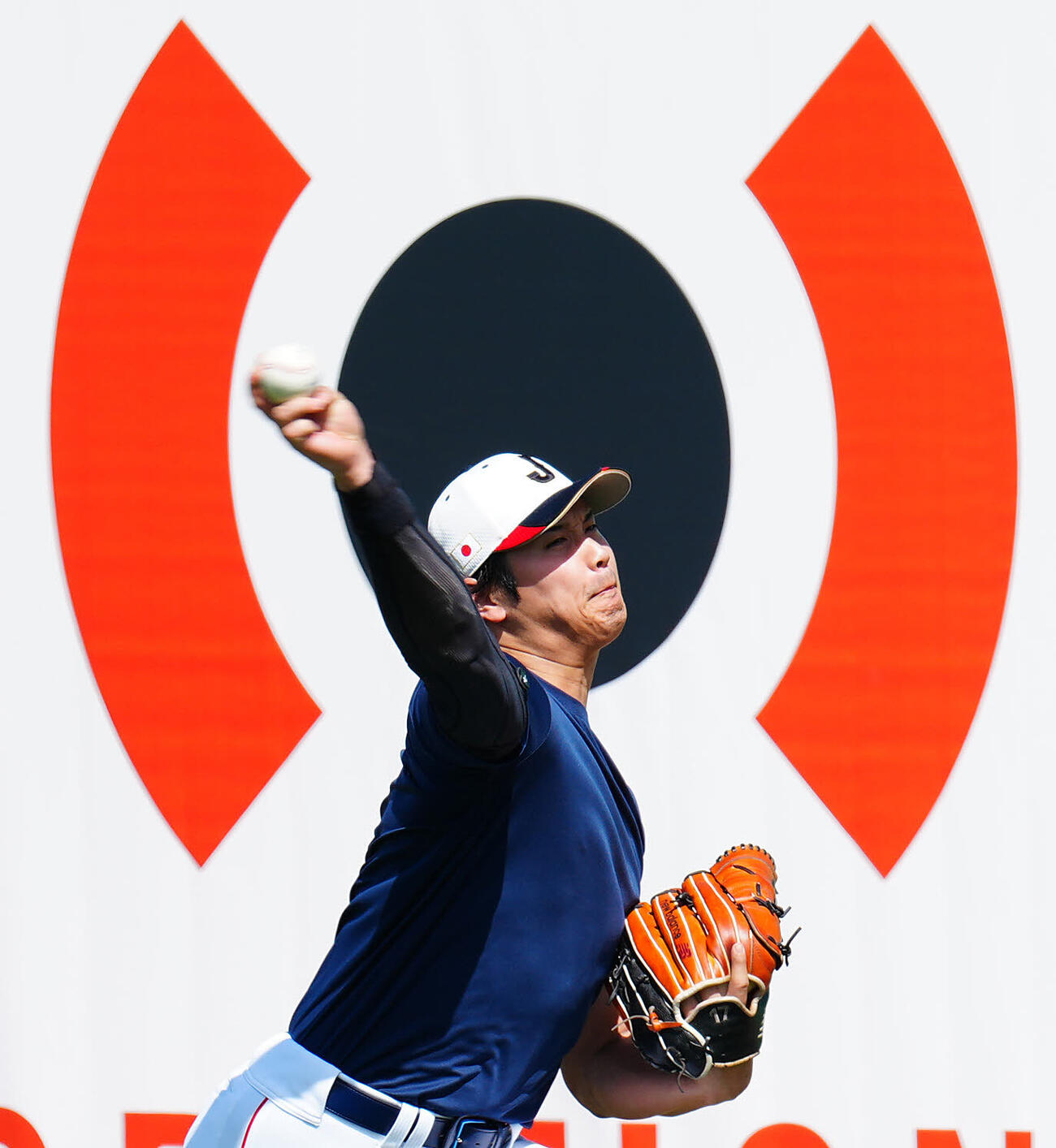 投球練習を行う大谷（撮影・垰建太）