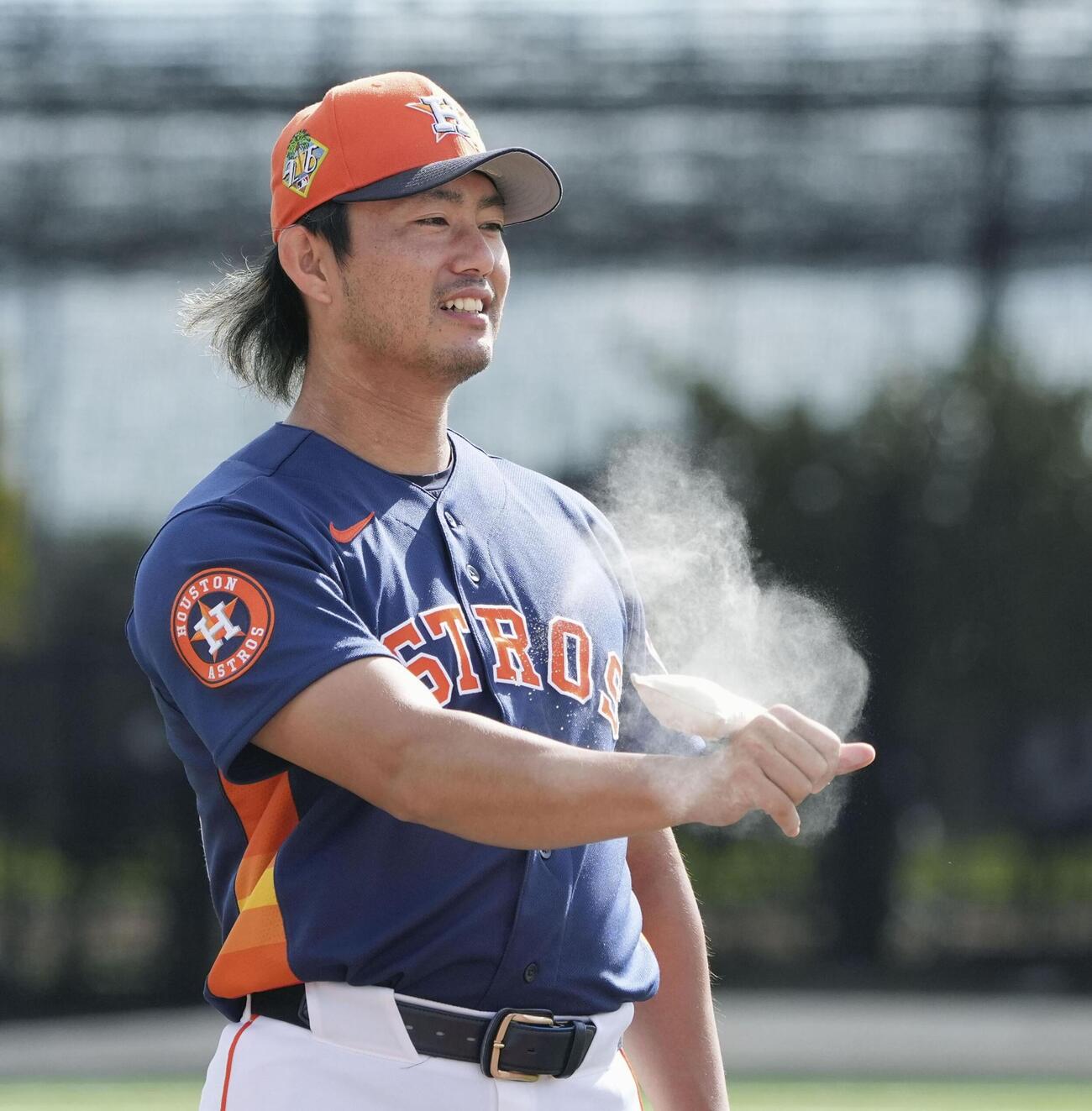 練習中に笑顔を見せるアストロズ・今井＝ウェストパームビーチ（共同）