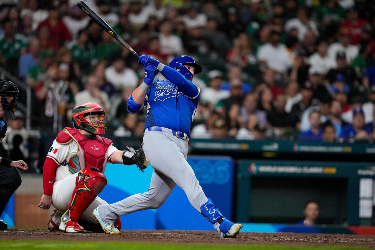 WBCメキシコ－イタリア　6回、この日2本目の本塁打を放つイタリア・パスクアンティノ（AP）