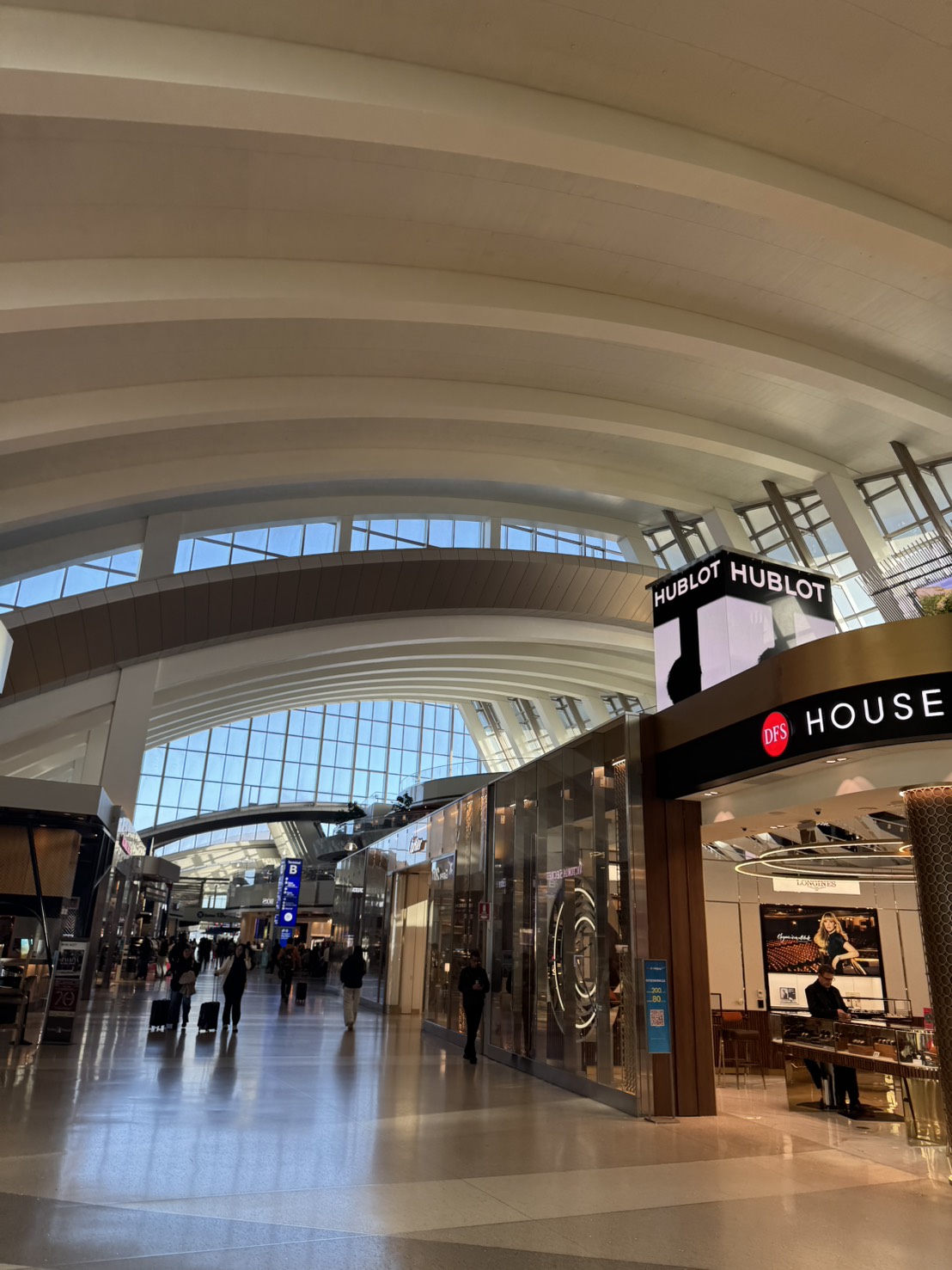 乗り継ぎをしたロサンゼルス国際空港