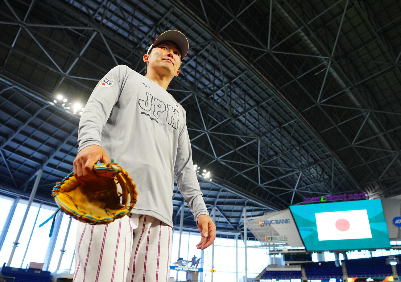 ローンデポパークでの練習に臨む源田（撮影・垰建太）