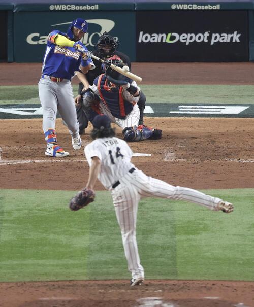 WBC】伊藤大海、ピッチクロック違反の流れから逆転弾献上 アブレイユに