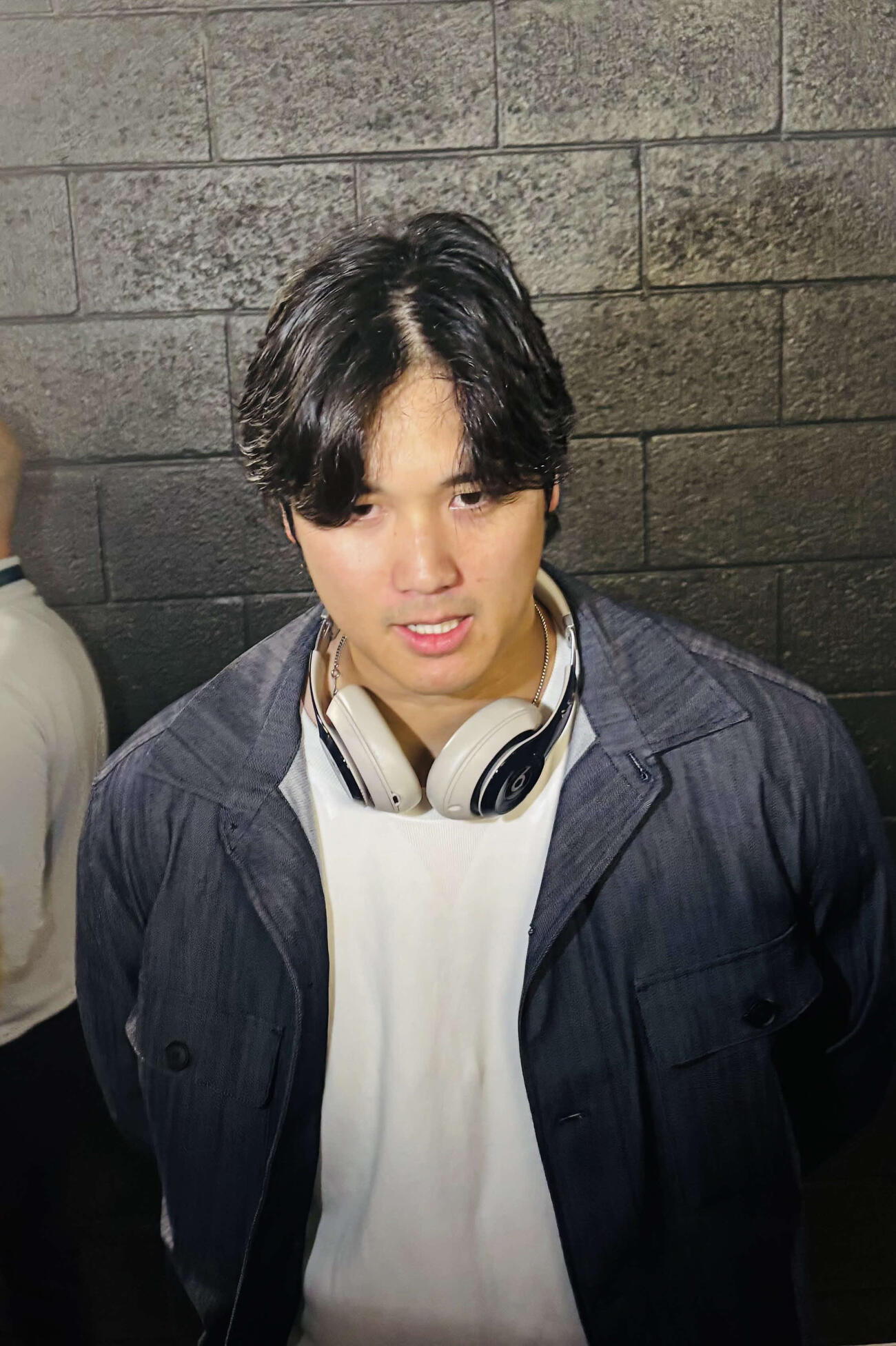 試合後に取材に応じる侍ジャパン大谷