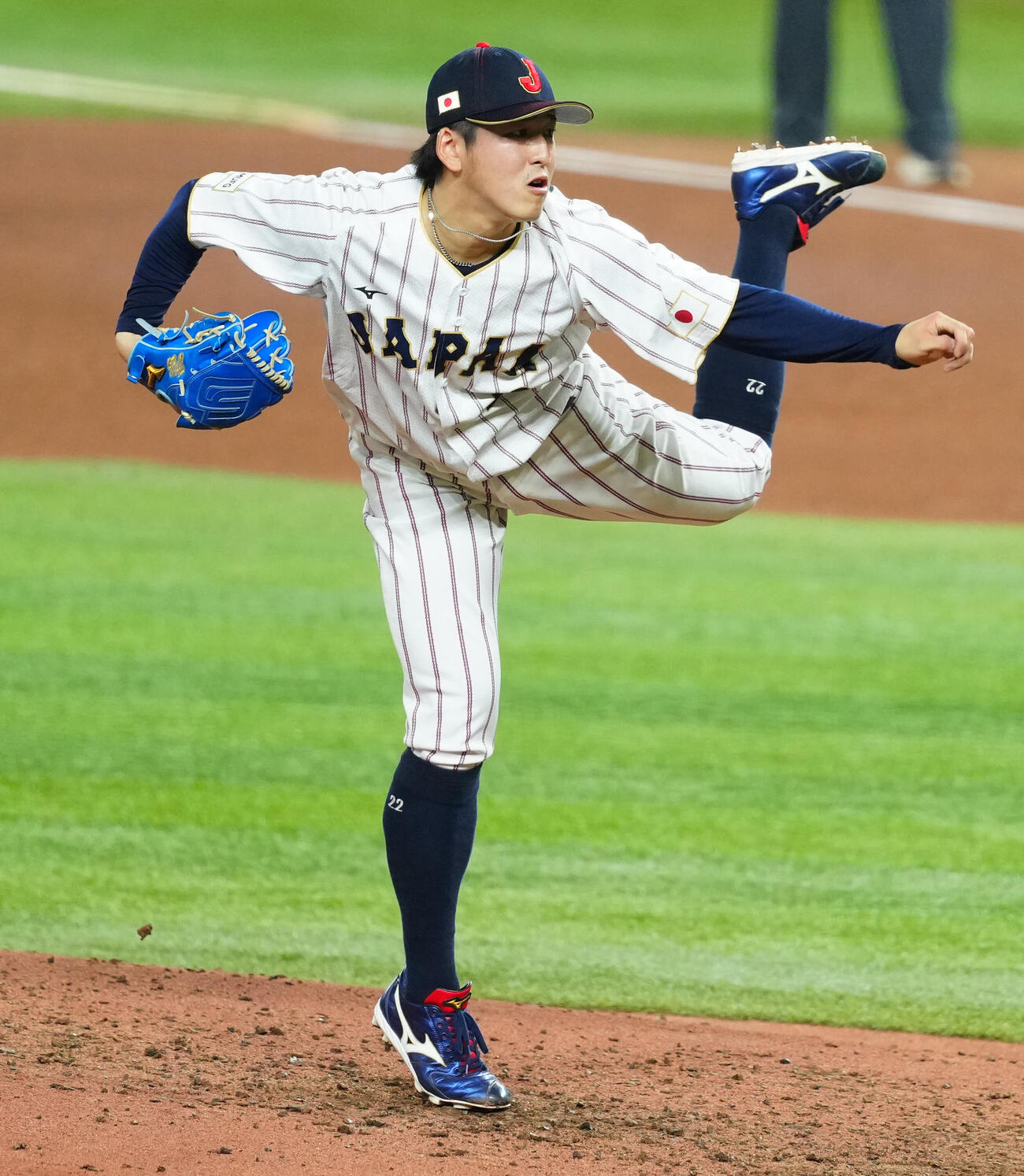 日本対ベネズエラ　5回表、日本2番手で登板し力投する隅田（撮影・垰建太）