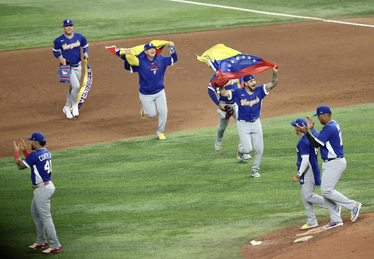 イタリア対ベネズエラ　イタリアに勝利し決勝進出を決め歓喜するベネズエラ代表（撮影・河田真司）