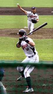 ＷＢＣ日本代表候補合宿で、シート打撃でイチローと対戦したダルビッシュ（２００９年２月１８日＝撮影・加藤哉）