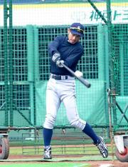 ３日、スカイマークスタジアムでフリー打撃を行うイチロー