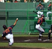 シート打撃で田中はイチローから三振を奪う（撮影・鹿野芳博）