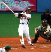 【日本－豪州】３回、稲葉は右前打を放つ（撮影・浅見桂子）