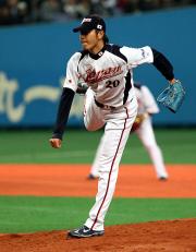 【日本－豪州】２番手で登板した岩隈（撮影・加藤哉）