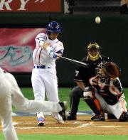 【台湾-巨人】6回、林益全はロメロから同点ソロ(撮影・小沢裕)