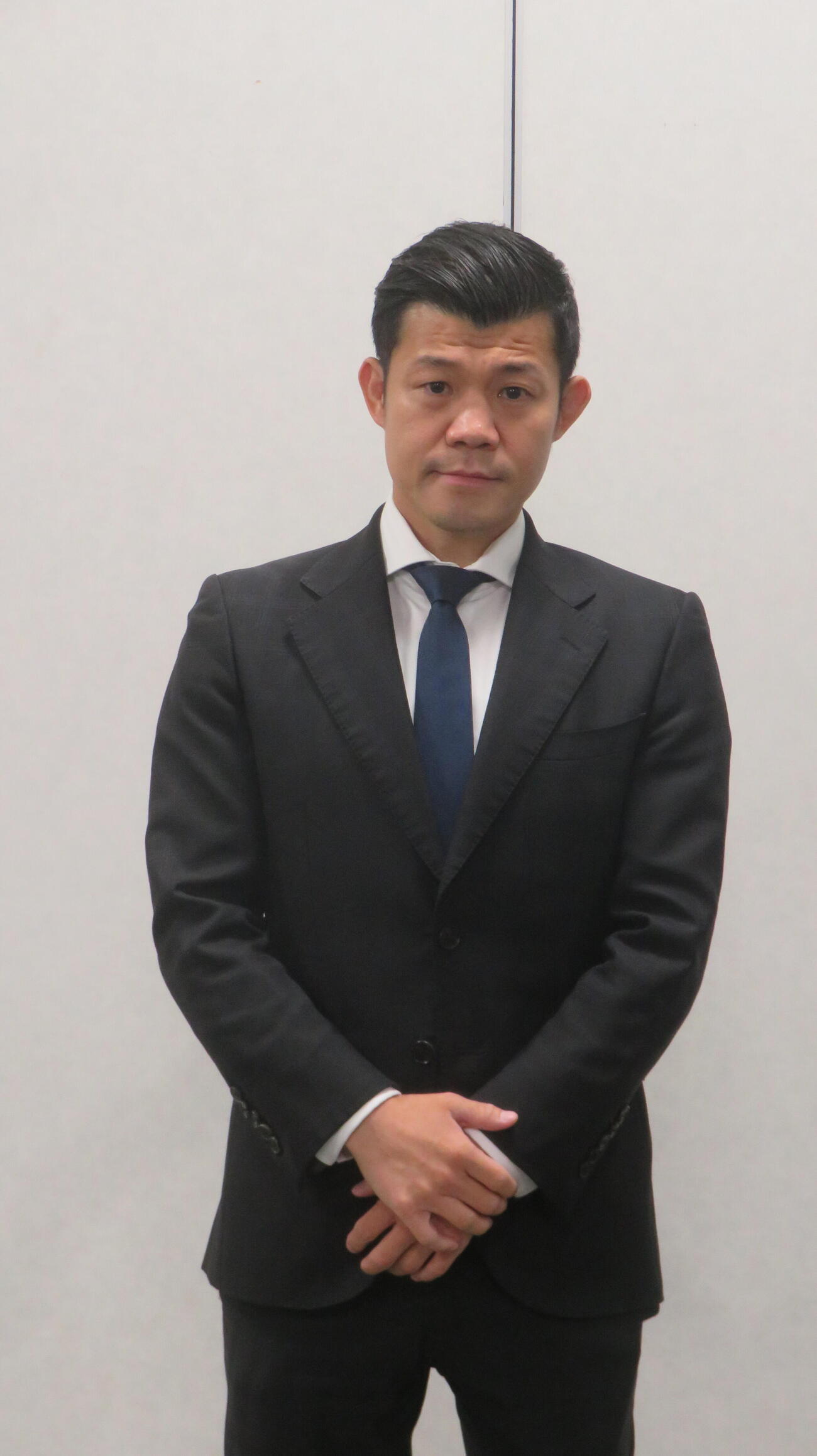 6月6日のIBF世界フライ級王者矢吹正道の防衛戦が組まれる興行に関する記者会見に臨んだ元位世界3階級制覇王者亀田興毅氏