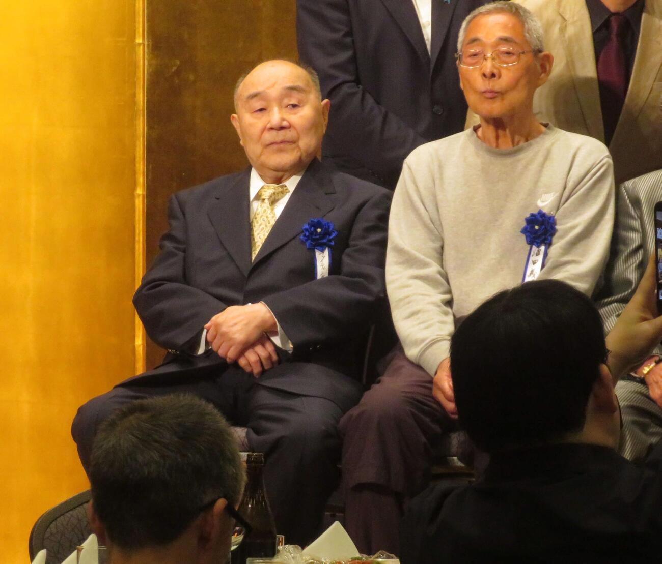 世界チャンピオン会主催のパーティーに出席した元世界王者のファイティング原田氏（左）、沼田義明氏