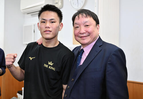 ボクシング】藤木勇我が豪快なTKOデビュー 大橋会長「2年以内ぐらいに