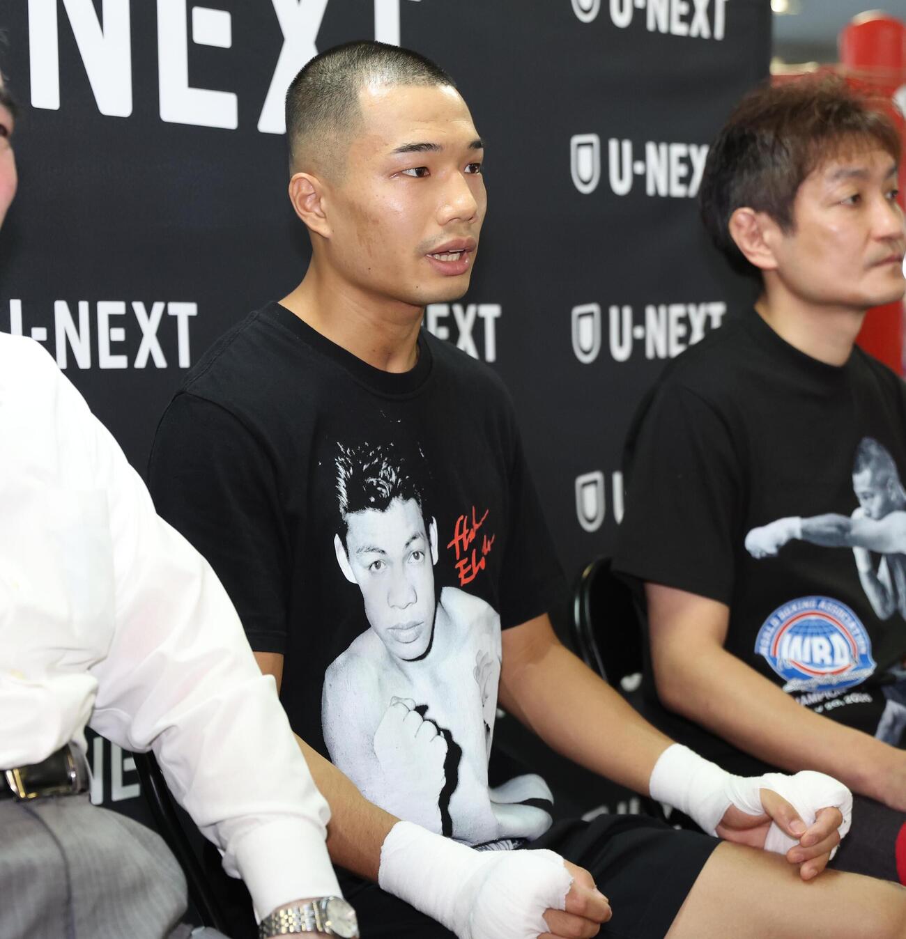 世界タイトル戦を迎え会見する増田陸（撮影・黒川智章）