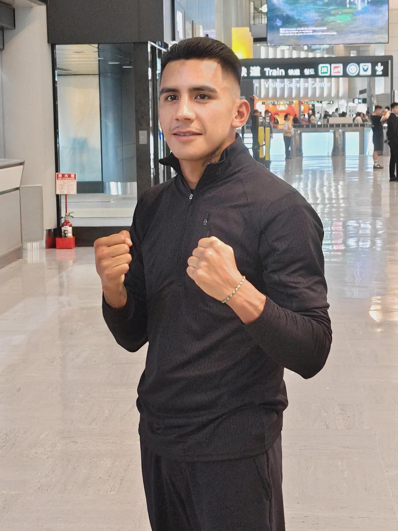 20日に寺地拳四朗とWBO世界スーパーフライ級王座決定戦に臨むイスラエル・ゴンサレスが来日