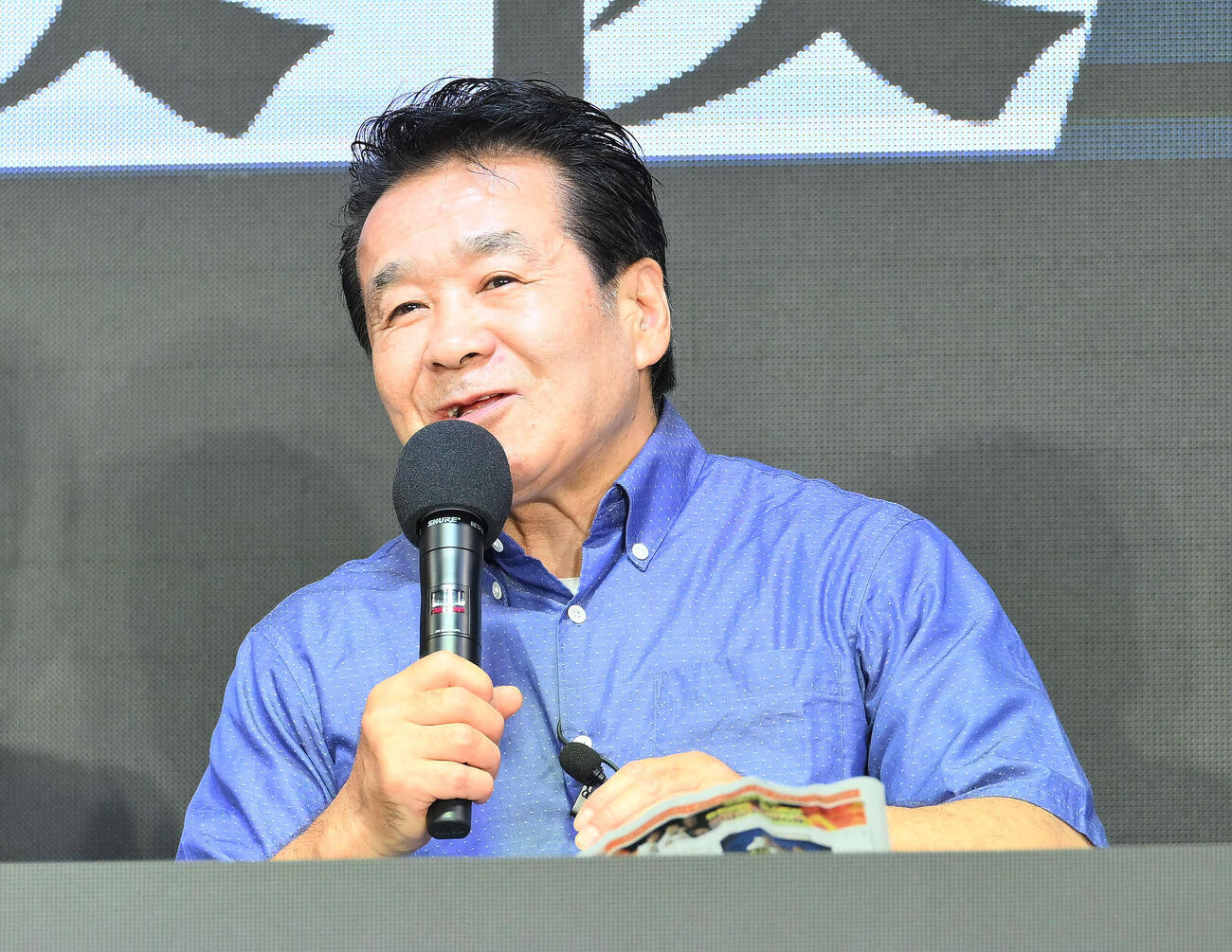トークする渡嘉敷勝男氏（撮影・滝沢徹郎）