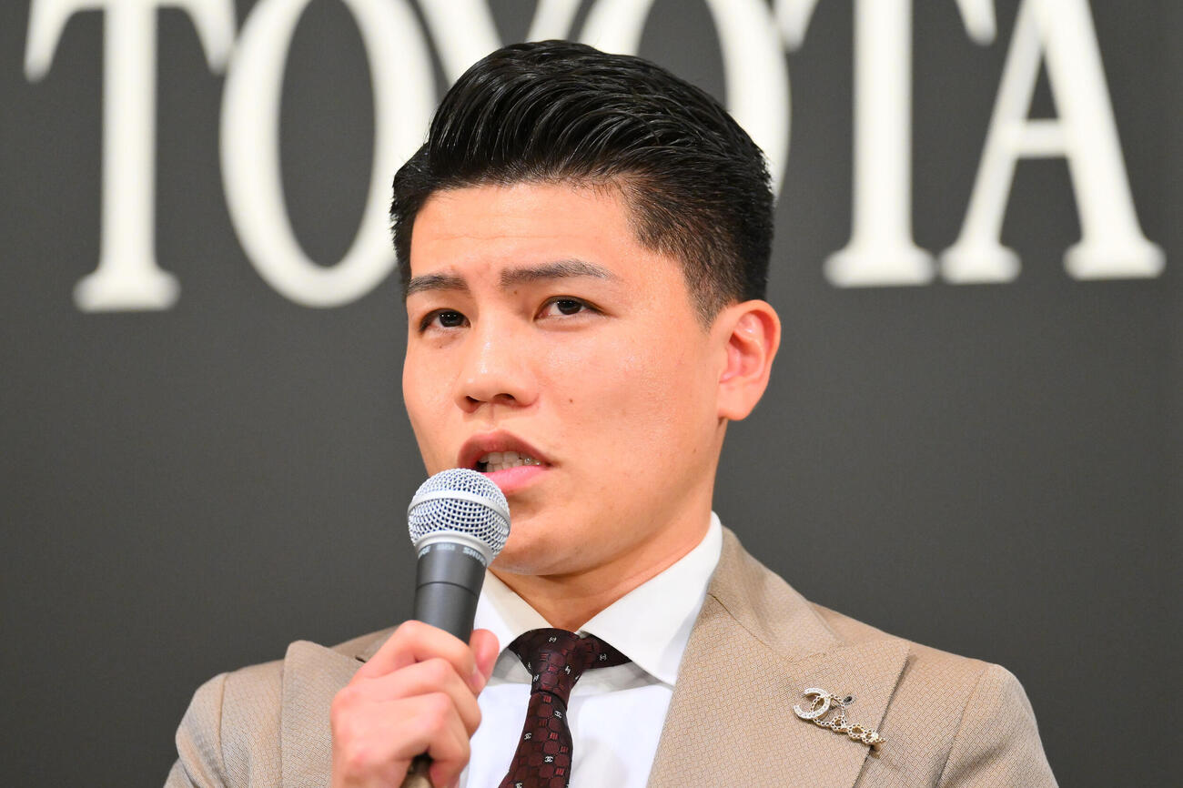 WBC世界スーパーフライ級王座決定戦が決まり会見に臨む坪井智也（撮影・滝沢徹郎）