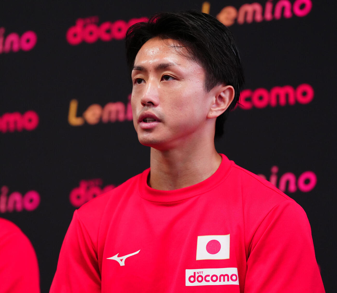 公開練習前の取材に臨む石井武志（撮影・鈴木みどり）
