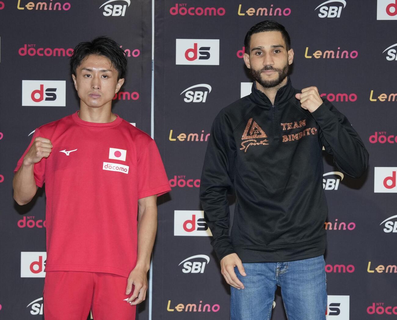 フォトセッションを行う石井武志（左）とウィルフレド・メンデス（撮影・小島史椰）