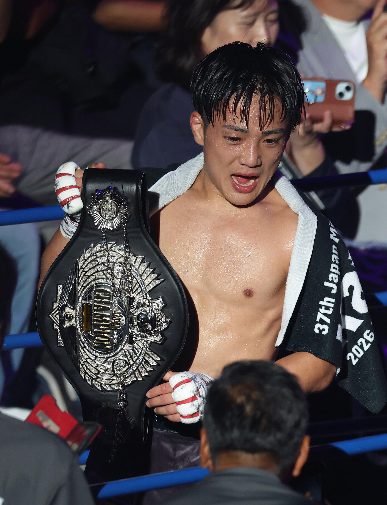 ドローで試合を終え、日本ミニマム級王座2回目の防衛に成功するる森且貴（撮影・河田真司）