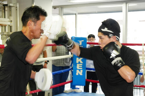ボクシング】坪井智也「圧倒して勝つ」国内最速タイ王座奪取で国内初の