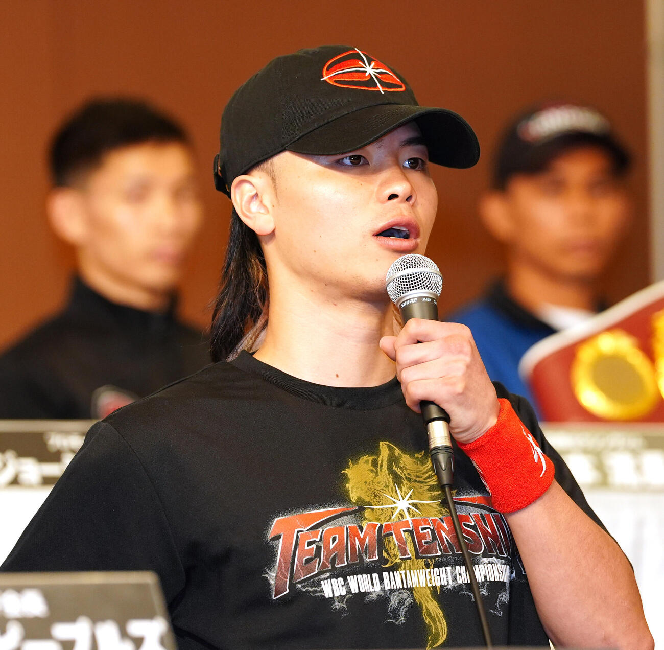 会見で意気込みを語る那須川天心（撮影・清水貴仁）