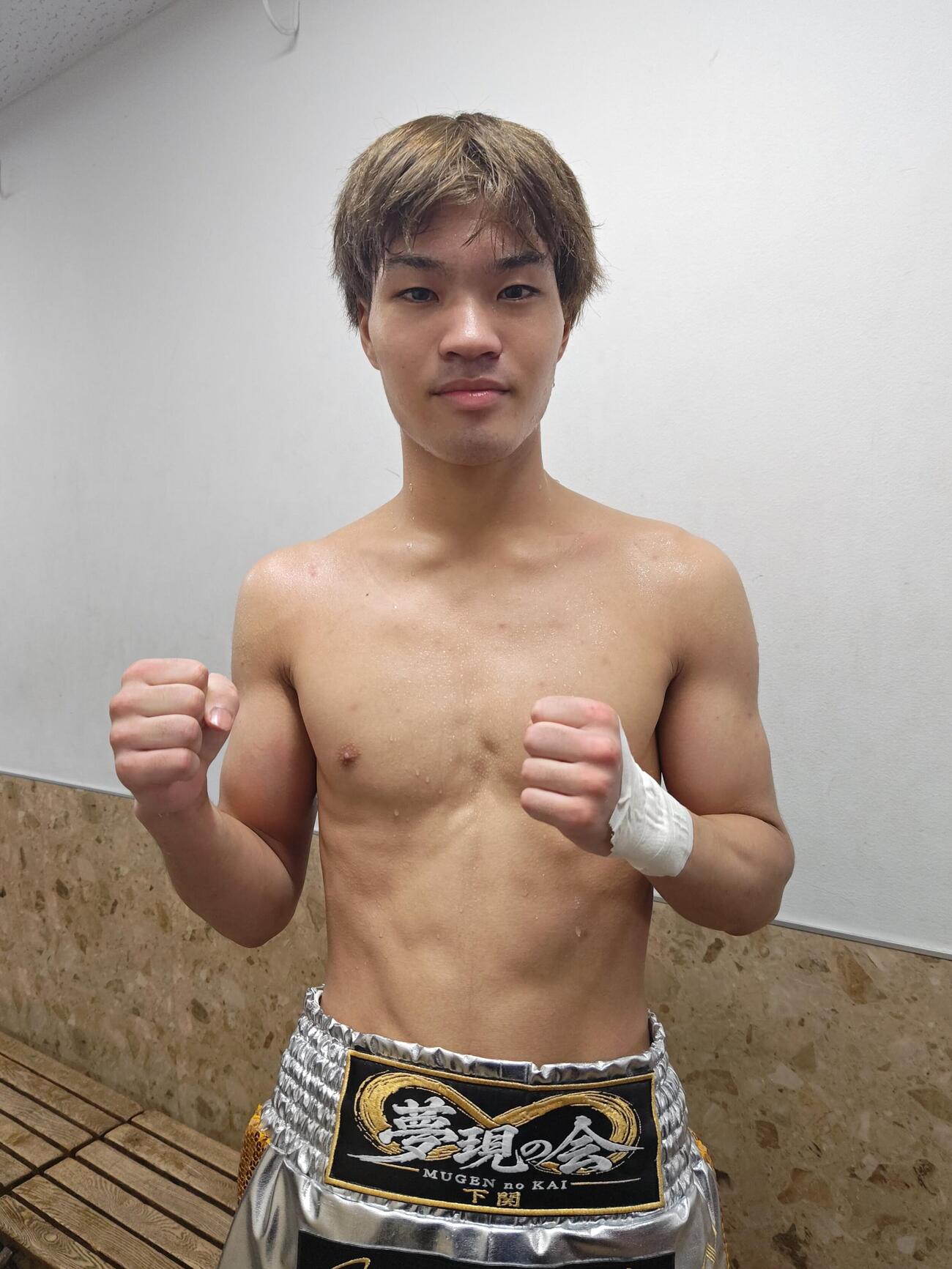 プロデビュー戦で2回TKO勝利で飾った高校3冠の古城佑馬