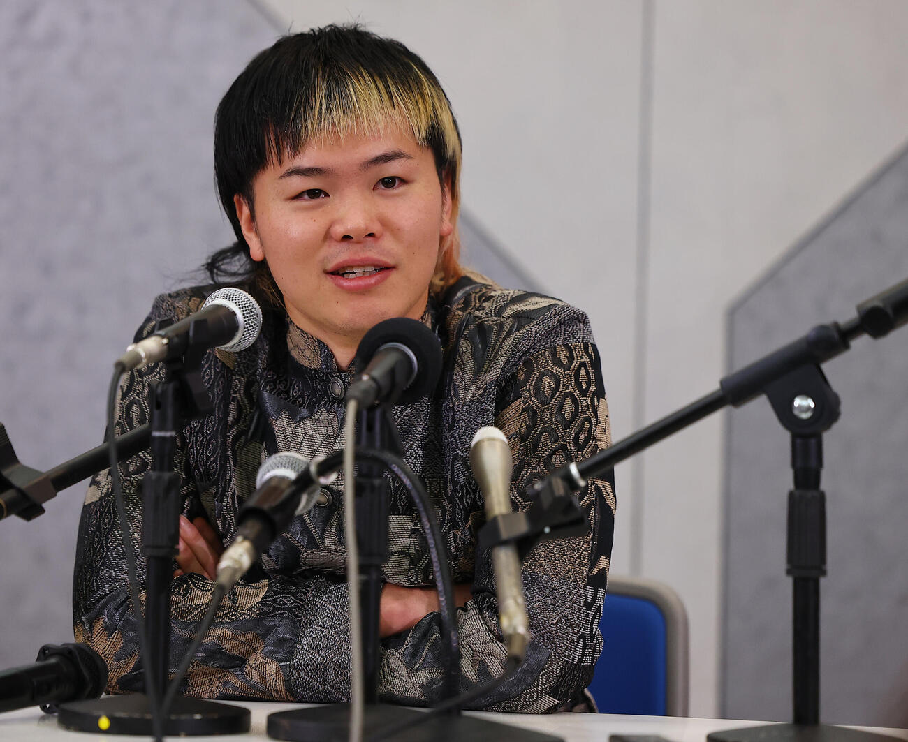 緊急非公式会見を行う那須川天心（撮影・野上伸悟）
