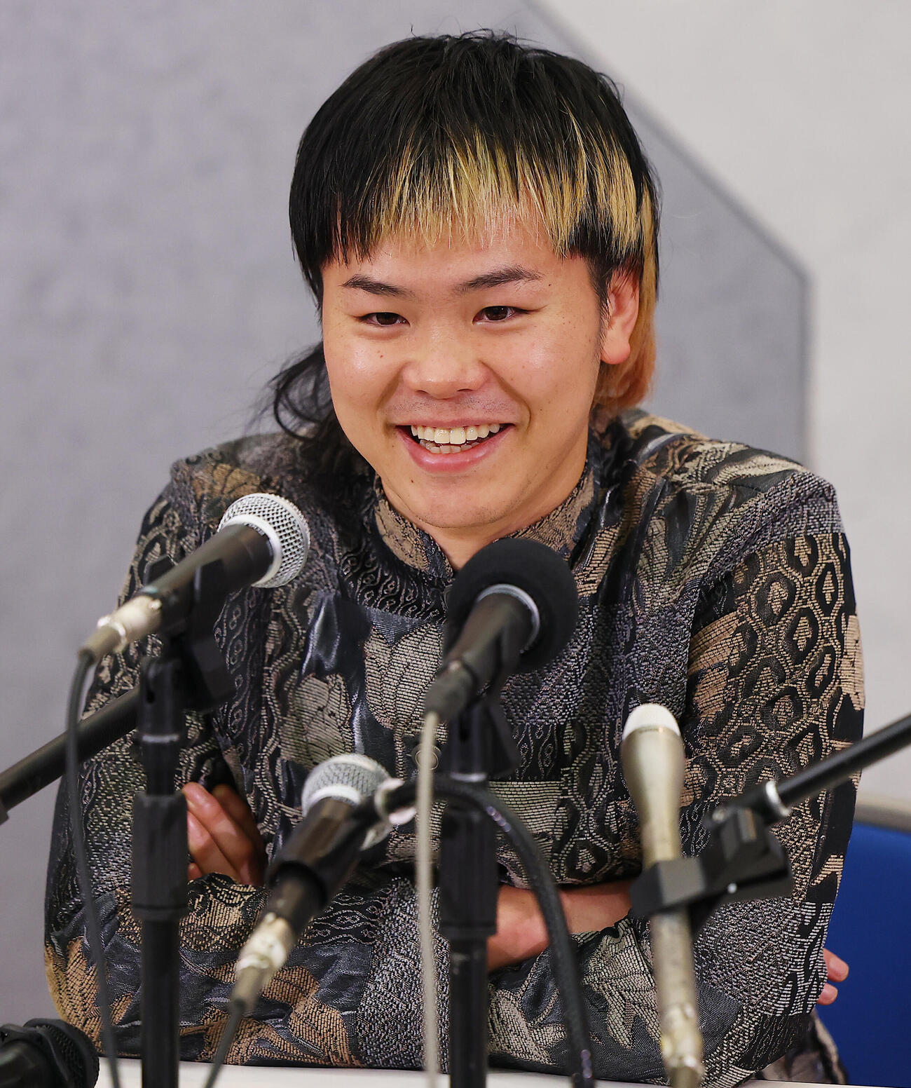 緊急非公式会見を行う那須川天心（撮影・野上伸悟）