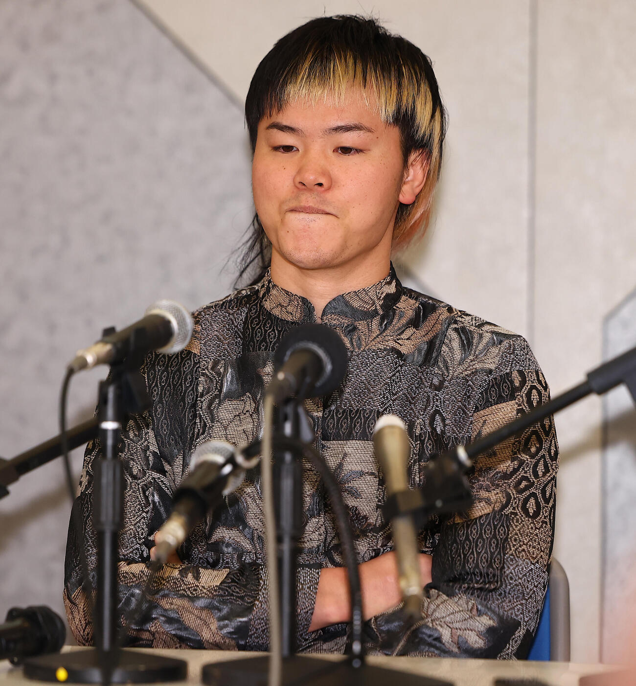 緊急非公式会見を行う那須川天心（撮影・野上伸悟）