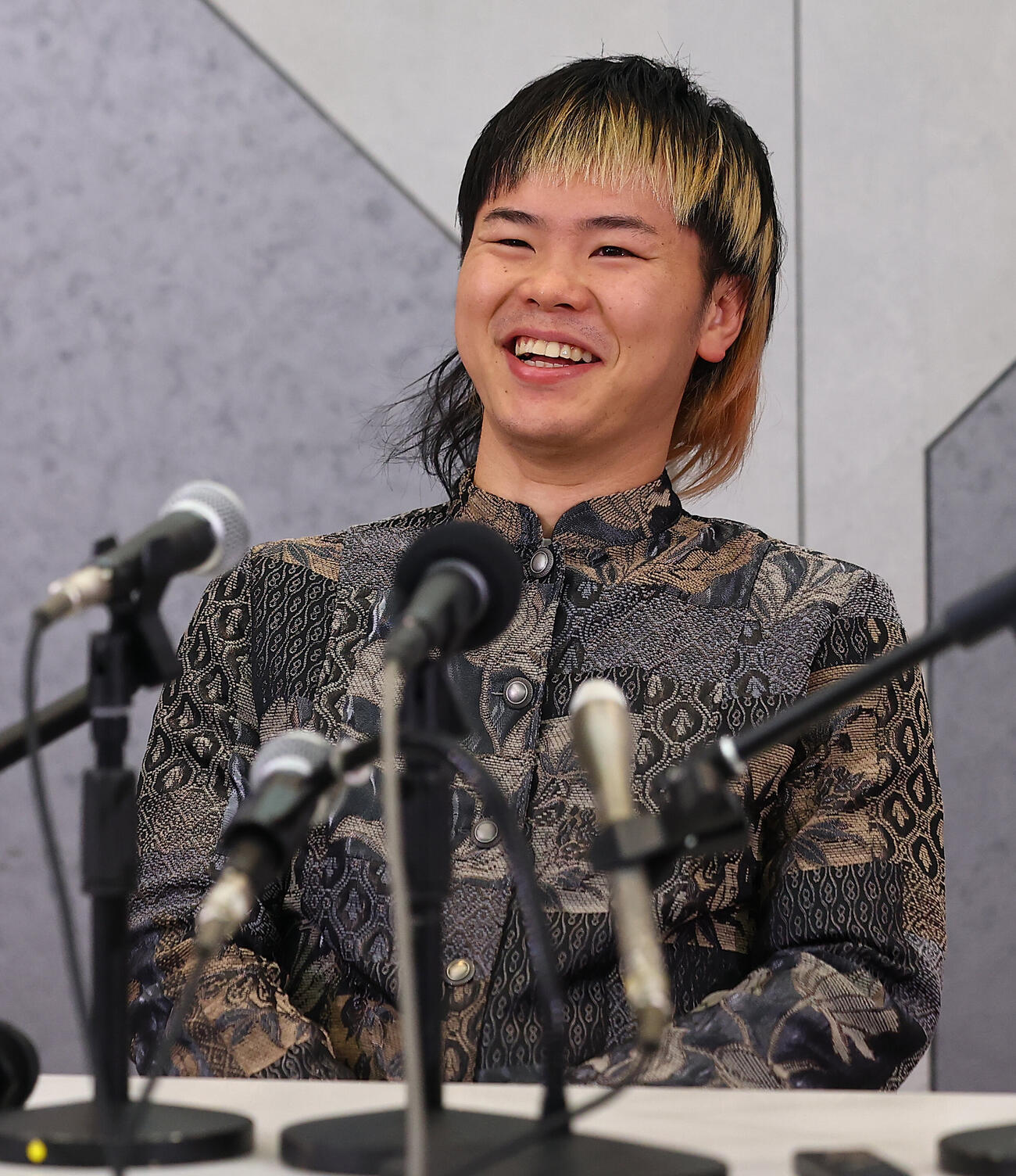 緊急非公式会見を行う那須川天心（撮影・野上伸悟）
