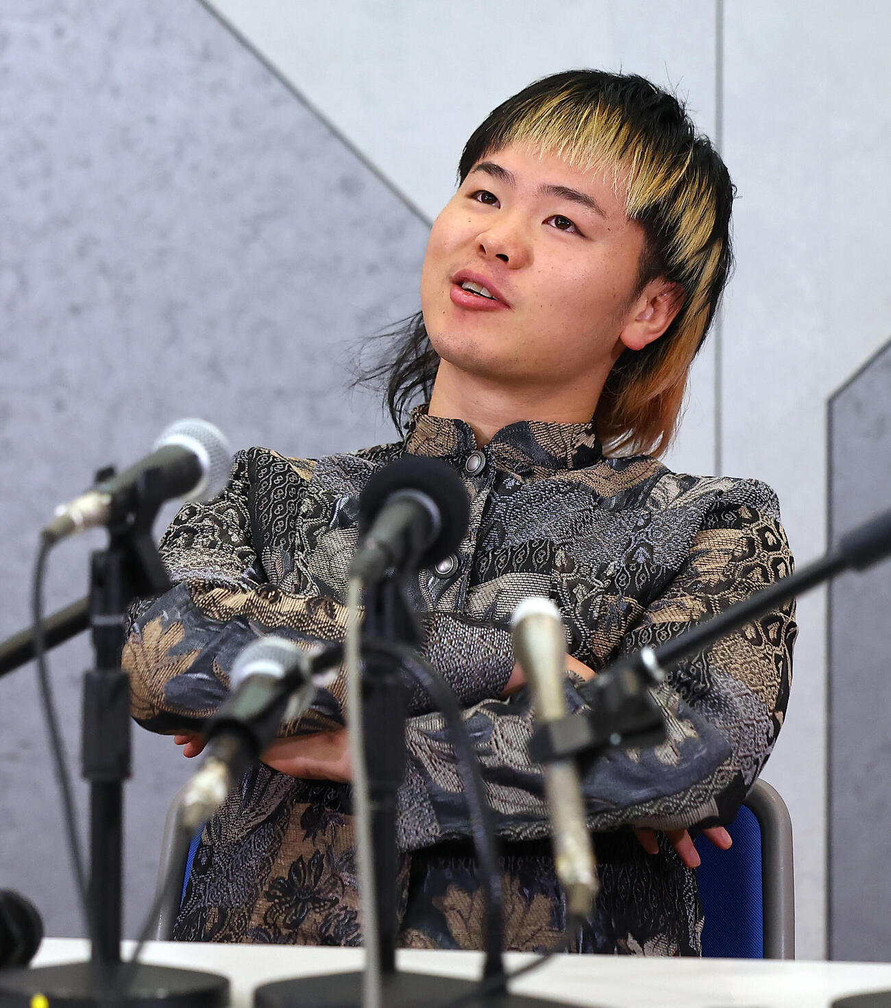 緊急非公式会見を行う那須川天心（撮影・野上伸悟）