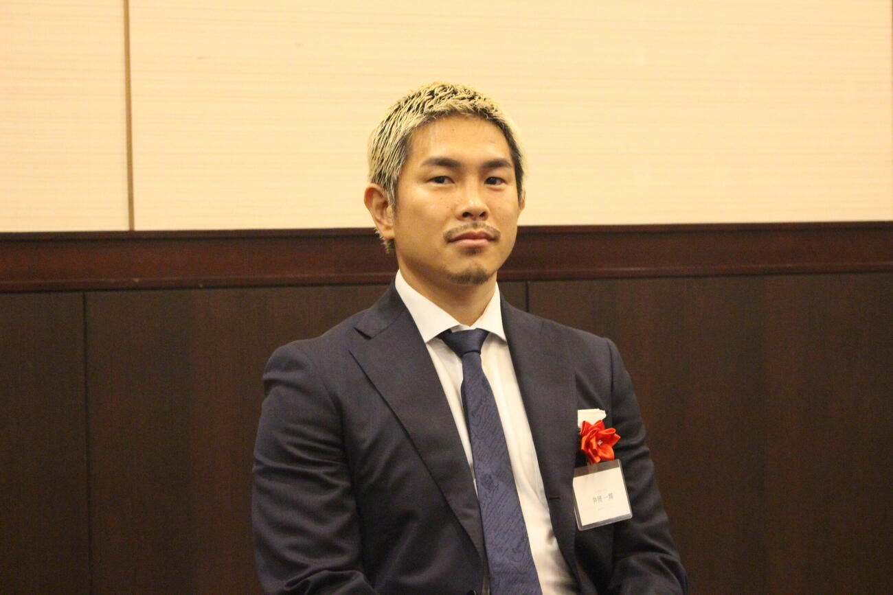 現役続行を正式に表明した井岡一翔
