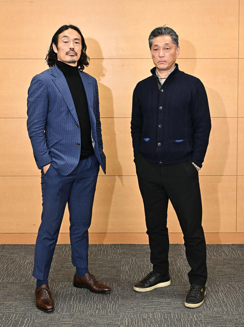 対談した安彦考真（左）とYSCC横浜吉野次郎理事長（撮影・滝沢徹郎）
