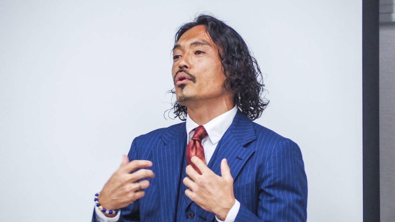 元年俸120円Jリーガーで格闘家の安彦考真