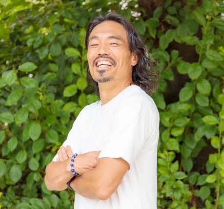 安彦考真