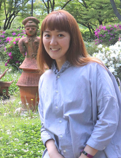 新日本プロレス外国人レスラーの通訳を務める小池水須香さん