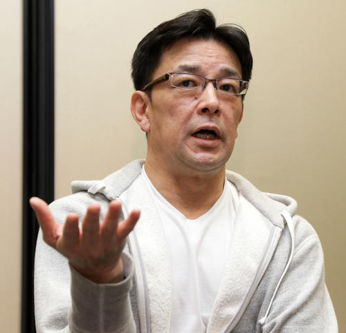 羽田空港で会見するRIZIN榊原信行実行委員長(2018年11月17日撮影)