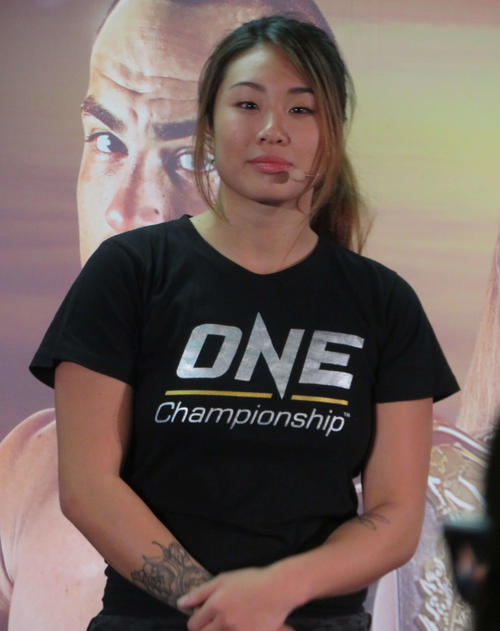 1月に都内で開催されたONEのファン公開ワークアウトに参加した女子アトム級王者アンジェラ・リー