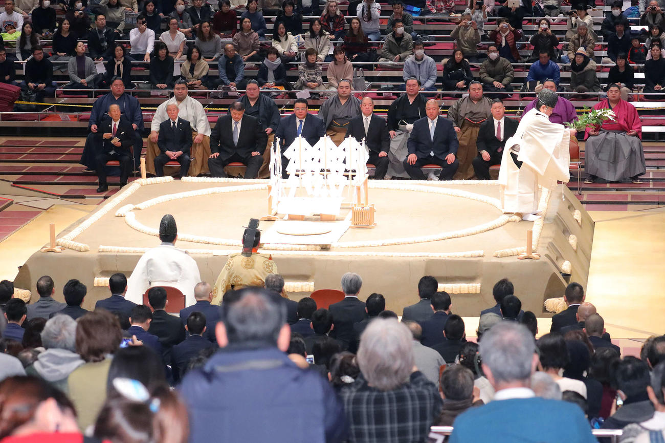 大相撲初場所の土俵祭りが執り行われる両国国技館（2020年1月11日撮影）