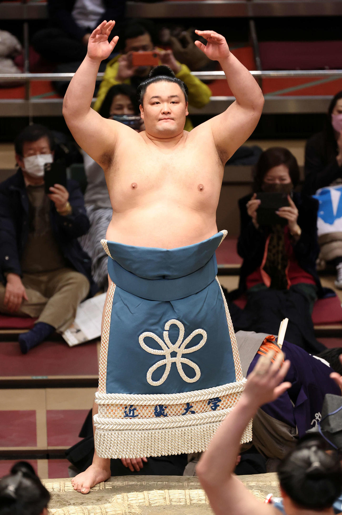 土俵入りする朝乃山（撮影・鈴木正人）