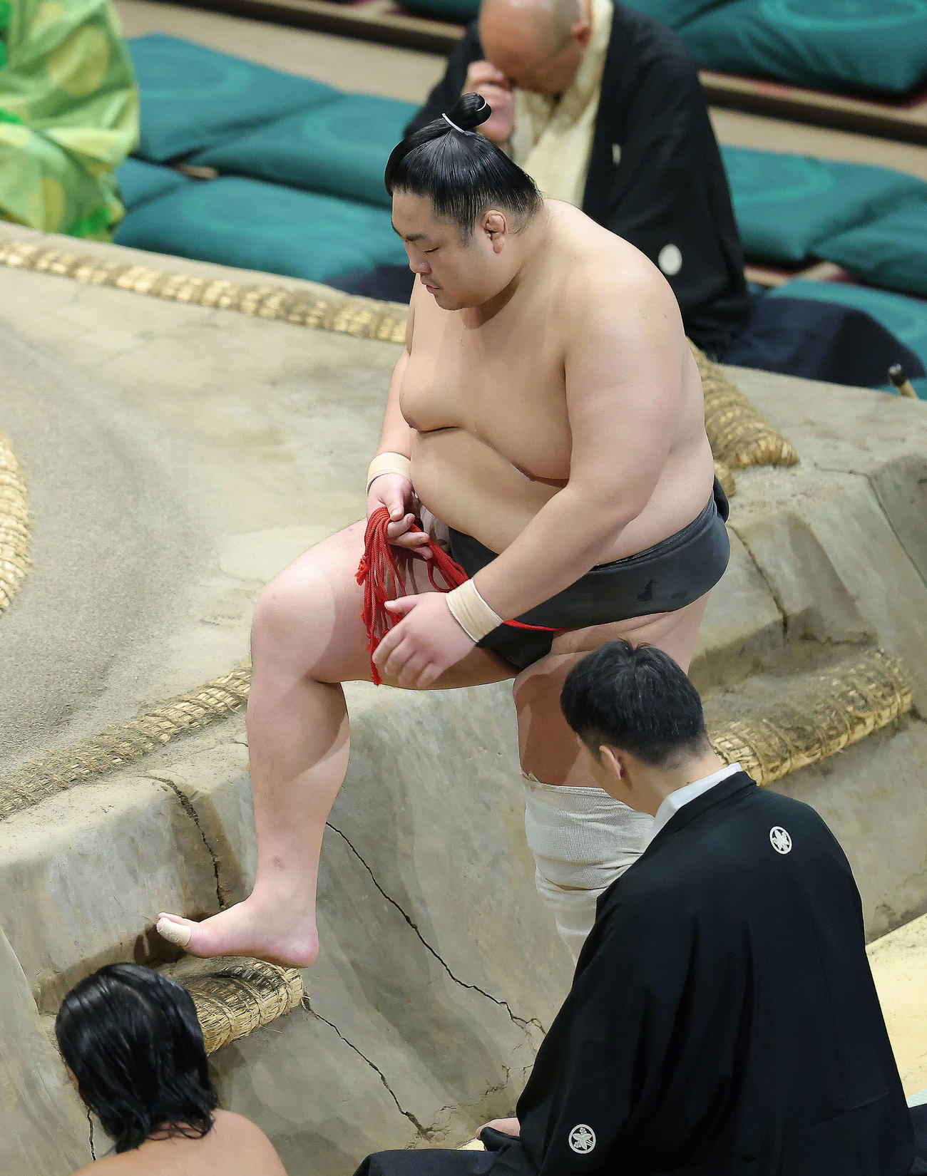 土俵に上がる王輝（撮影・河田真司）
